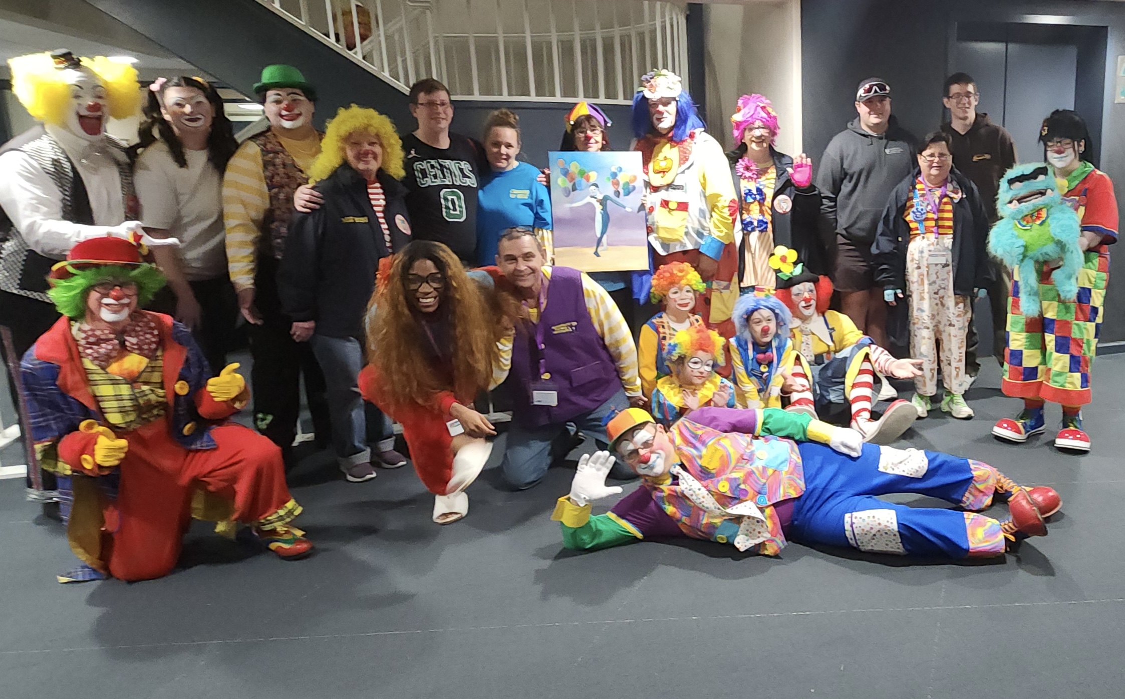 clown_college_group_pic.jpg